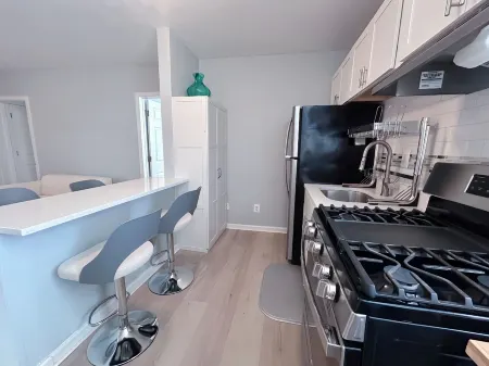 Urban Suite Отели рядом с достопримечательностью «Ван Влек Хаус & Гарденс»