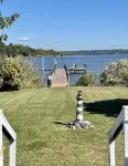 Secluded waterfront house to relax or enjoy water activities from private pier
