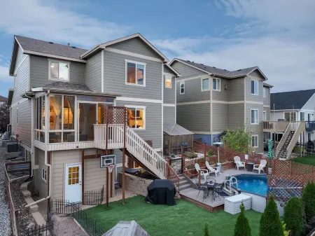 Spacious 5 Bedroom Home With Mountain Views, Heated Pool, & Sunroom! Отели в г. Монумент