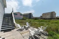 Semi-Oceanfront Ground Level Apt🌊 Basic, Beachside Living⛱Private Access Road