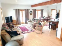 McKenzie Mtn Way Chalet