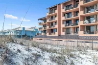 Beachfront, fantastic Gulf views. Sleeps 6. New kitchen, more upgrades for 2025. Các khách sạn gần Pensacola Beach