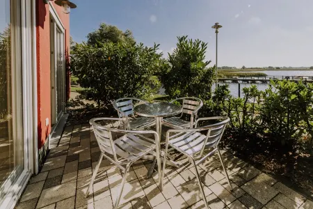 Apartment in the harbor Отели в г. Позериц