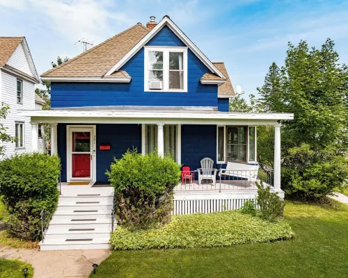Kid-Friendly, Family Homebase Only 2 Blocks to Lake Superior - Dine Hike Explore Hotels in Two Harbors