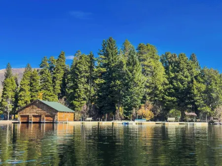 Lemmon Lodge Riverfront Cabin #12 with Private Beach on Grand Lake!