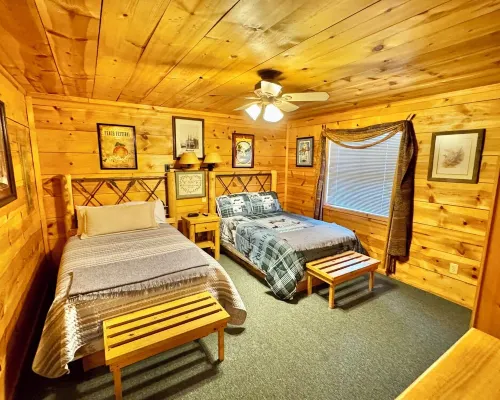 The Woodshed Cabin #304 Hotels in Stone County