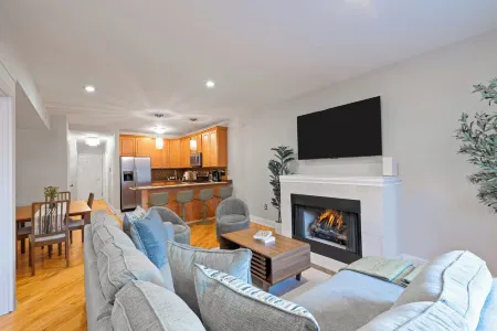 Modern Spacious 3BR Oasis <15 min to PATH Отели рядом с достопримечательностью «Hoboken Historical Museum»