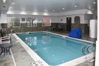 Country Inn & Suites by Radisson, Hagerstown, MD - piscina