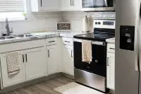 Townhouse mins to UofL & KY Exposition Center Hotels in Jeffersonville Township