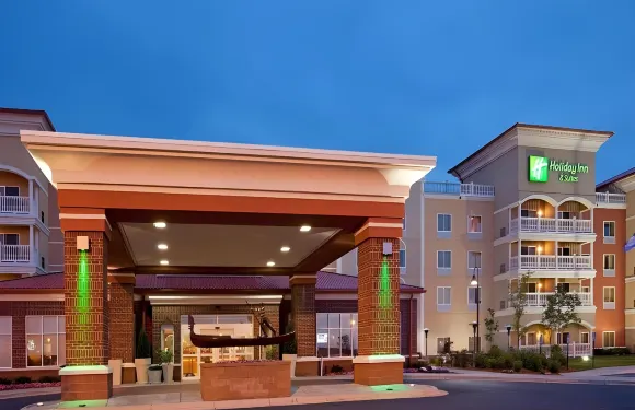 阿伯湖明尼阿波利斯西北部楓林假日套房酒店