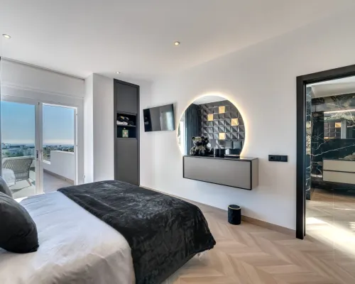 All About Villa Estrella de Oro Hotels in Benahavis