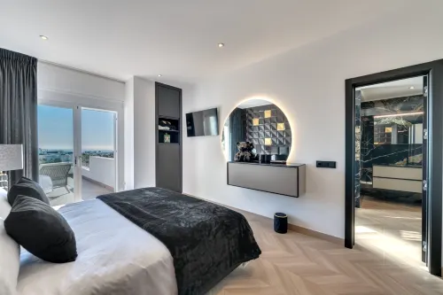 All About Villa Estrella de Oro Hotels in Benahavis