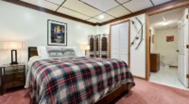 Lakefront Life — Hot Tub, Motorboat, Fire Pit, Ski & Golf