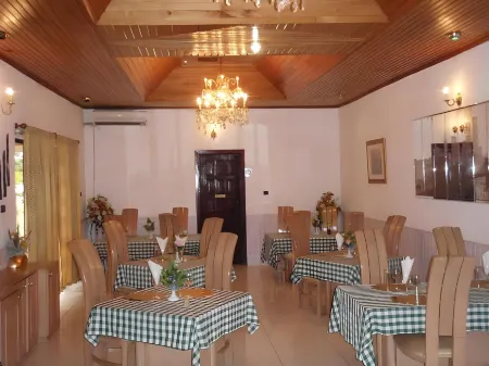 Hill View Hotel West Airport Отели рядом с достопримечательностью «BHL»