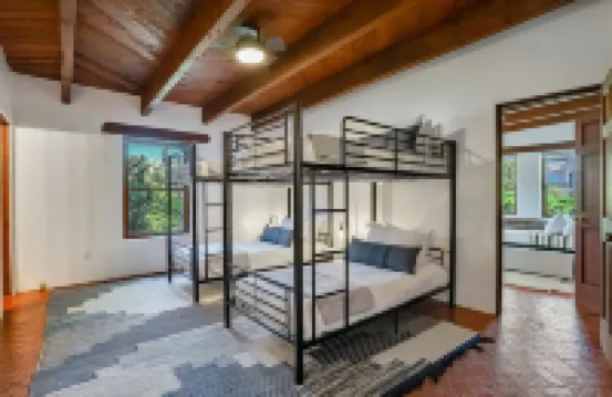 Casa Cascada - 6 BR - Game Room - Huge Pool - Sleeps 21!