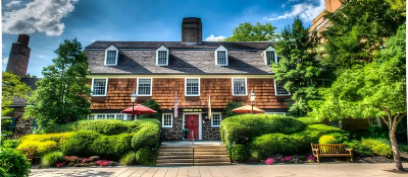 Nassau Inn Hotels in 