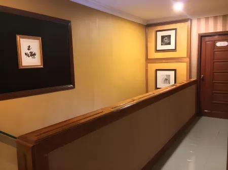 Issoria Hotel Отели в г. Остров Тавар