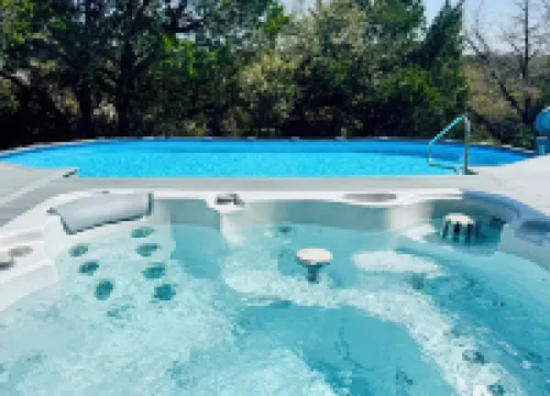 Private Gated Villa with hot tub, pool & ENDLESS VIEWS!