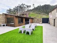 Complete House with the best of a rural environment and just 1km from the beach Hotels in Laxe