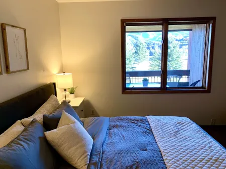 Ultimate Beaver Creek Condo: 3 BED - 3 BATH condo SLEEPS 8 with 6 beds