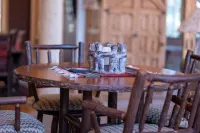 Mountain Lodge with sauna-350acres. 5 minutes from fishing, kayaking, boating