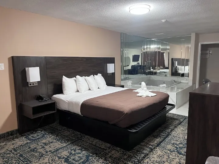 Falls Lodge & Suites