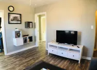 GrayHouse, peaceful Ponca City with AC, WiFi Pet friendly w/fee, lots of parking