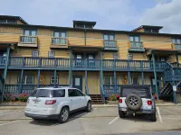 Heart of Helen Condo located in downtown Helen GA just minutes from everything.