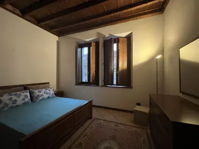 Energetic apartment Walking distance to downtown Mantua and convenient to services Museo di Palazzo Ducale附近的飯店