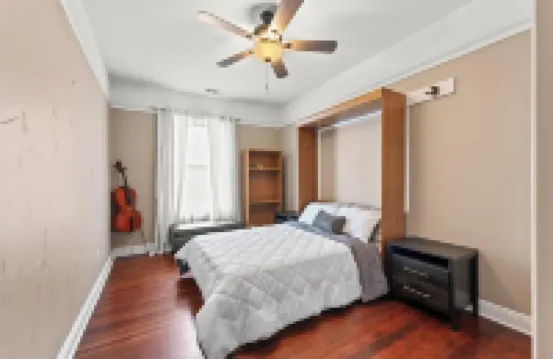 Downtown loft in the heart of Lodi. Great for large groups!