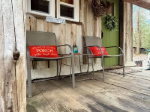 Creekside Log Cabin w/firepit, near quaint towns Thomas/Davis & many state parks Hotels in Preston County