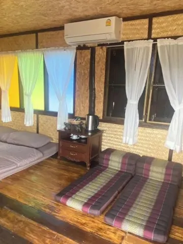 ห้องเตียงใหญ่ 1 เตียง วิวภูเขา