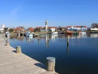 在波爾島附近的舒適公寓，近海灘