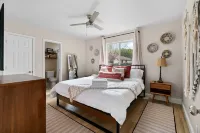 Solace in South Austin - Game Room - Bungalows