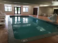 Wingate by Wyndham Dayton - Fairborn - piscina