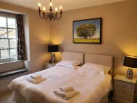 Dragon Inn Hotels in Llanfihangel Cwmdu with Bwlch and Cathedine
