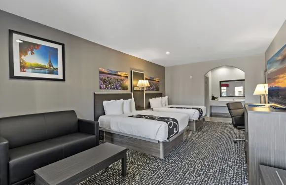 帕里斯套房酒店