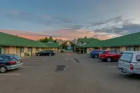 Camelot Motor Lodge and Conference Centre - С парковкой
