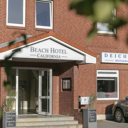 Beach Hotel California Отели в г. Шёнберг