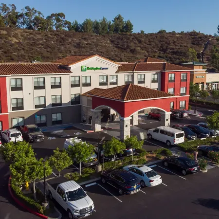 Holiday Inn Express & Suites LAKE FOREST - IRVINE EAST by IHG