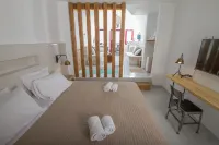 Hector Cave House Hotels near Sigalas Winery