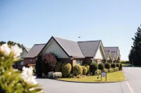Ascot Park Hotel Hotels near Burt Munro Memorial Sculpture