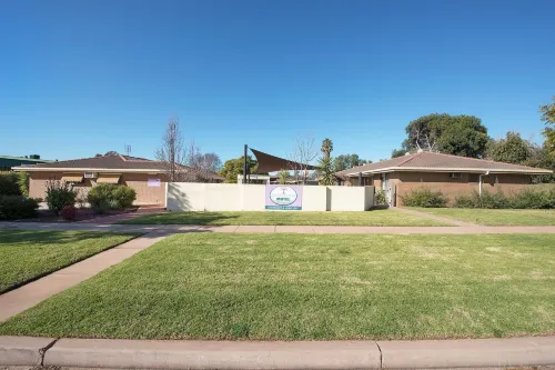 Jacaranda Holiday Units - parking