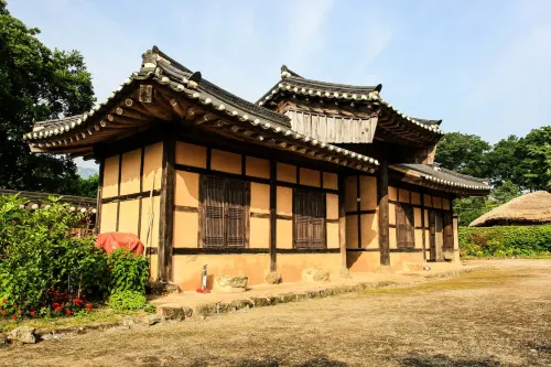 Yi Jin-Rae's Historic House - Parkplatz