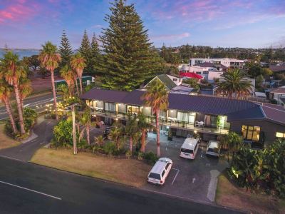 Orewa Beachcomber