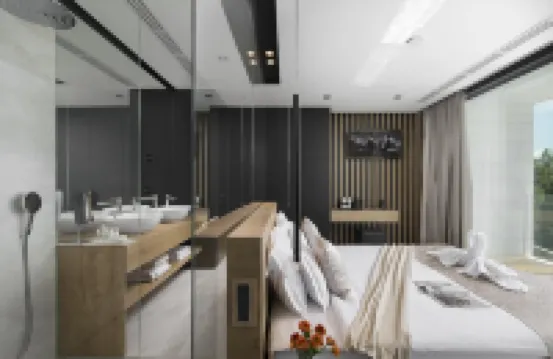 5-Star Villa Calma II with Heated Pool & Jacuzzi Oasis