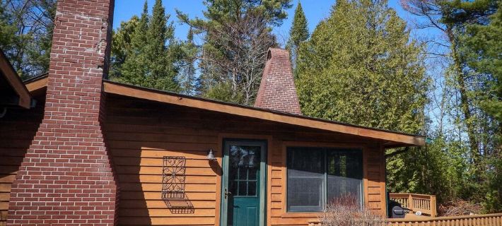Lake Huron Vintage Cottage in Northeast Michigan Hotels in Alcona County