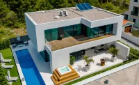 5-Star Villa Calma II with Heated Pool & Jacuzzi Oasis