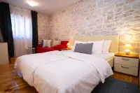 Stone House Marino - Strand