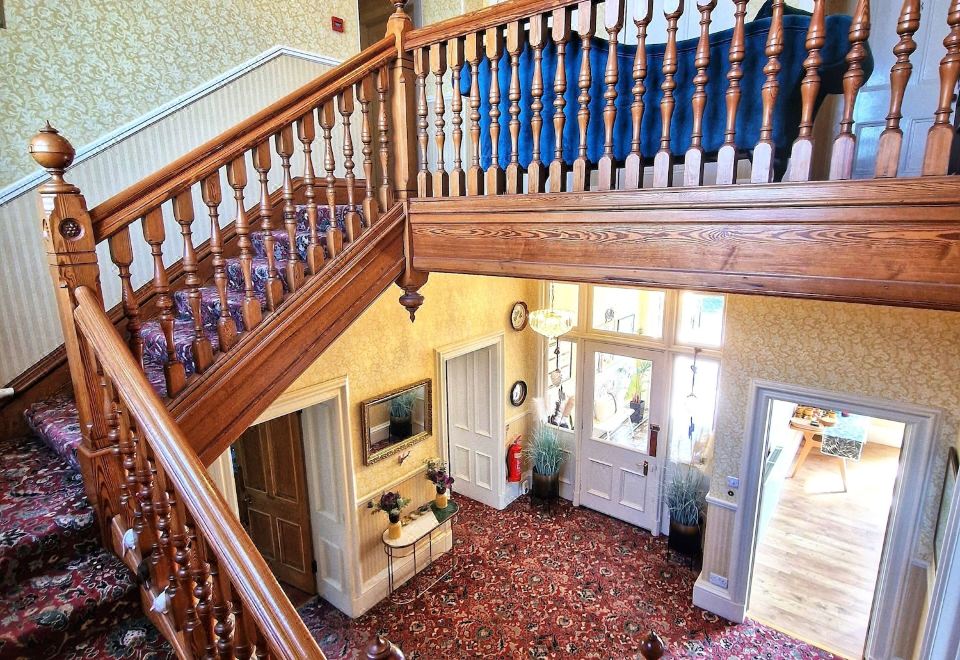 2. 더 파인 게스트..